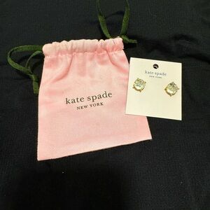 New Kate Spade stud earrings 1/2 inch width with pink bag